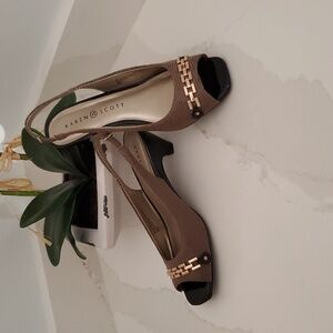 NWOT Karen Scott brown/black Slingback Heels  Size 6